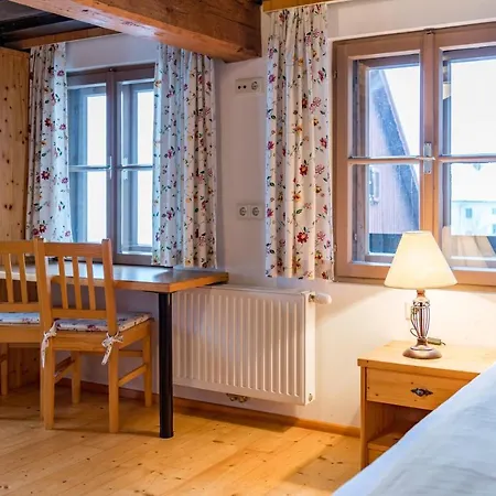 Πανσιόν Kolping-ferienhaus Haus im Ennstal