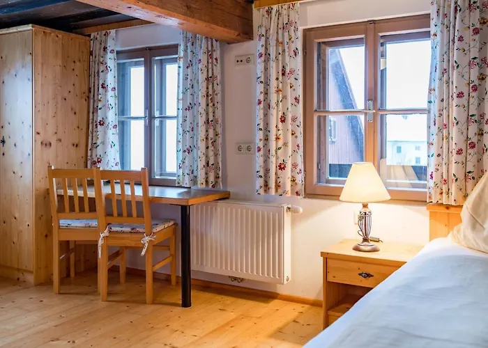 Πανσιόν Kolping-ferienhaus Haus im Ennstal